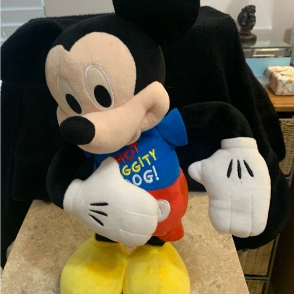 Mickey Mouse Clubhouse Motorized Hot Diggity Sing, Dance and Play Disney Hot Dog - Picture 10 of 12